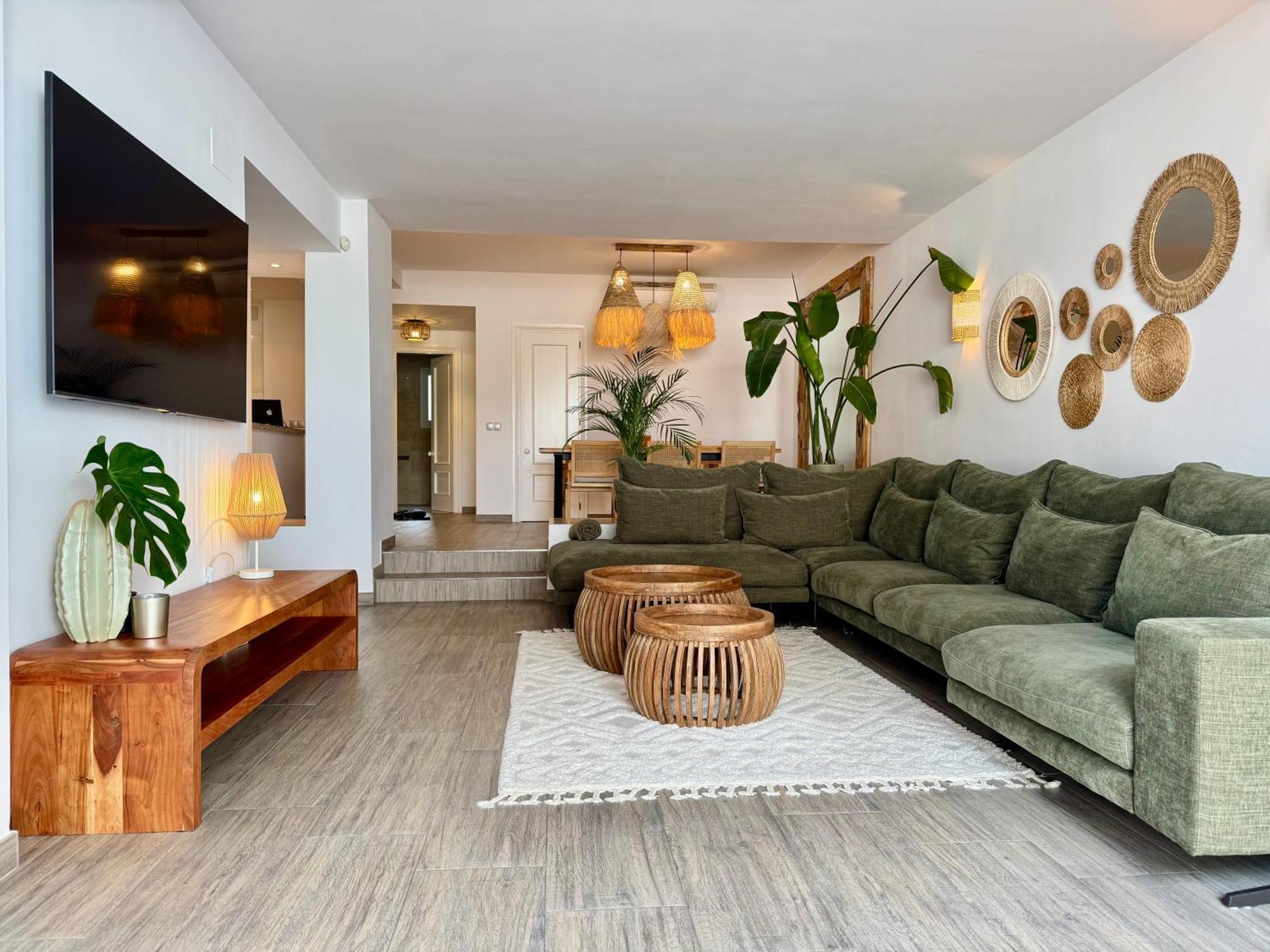 Apartemen Boho Riviera, Near Nikki *