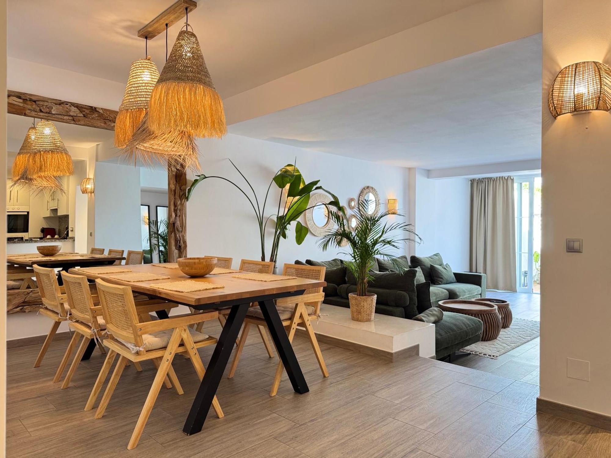 Apartemen Boho Riviera, Near Nikki *